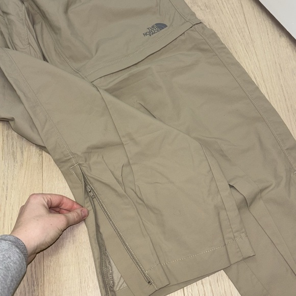 NWT The North Face Zip off Khaki Hiking Pants 34 R - Picture 4 of 5